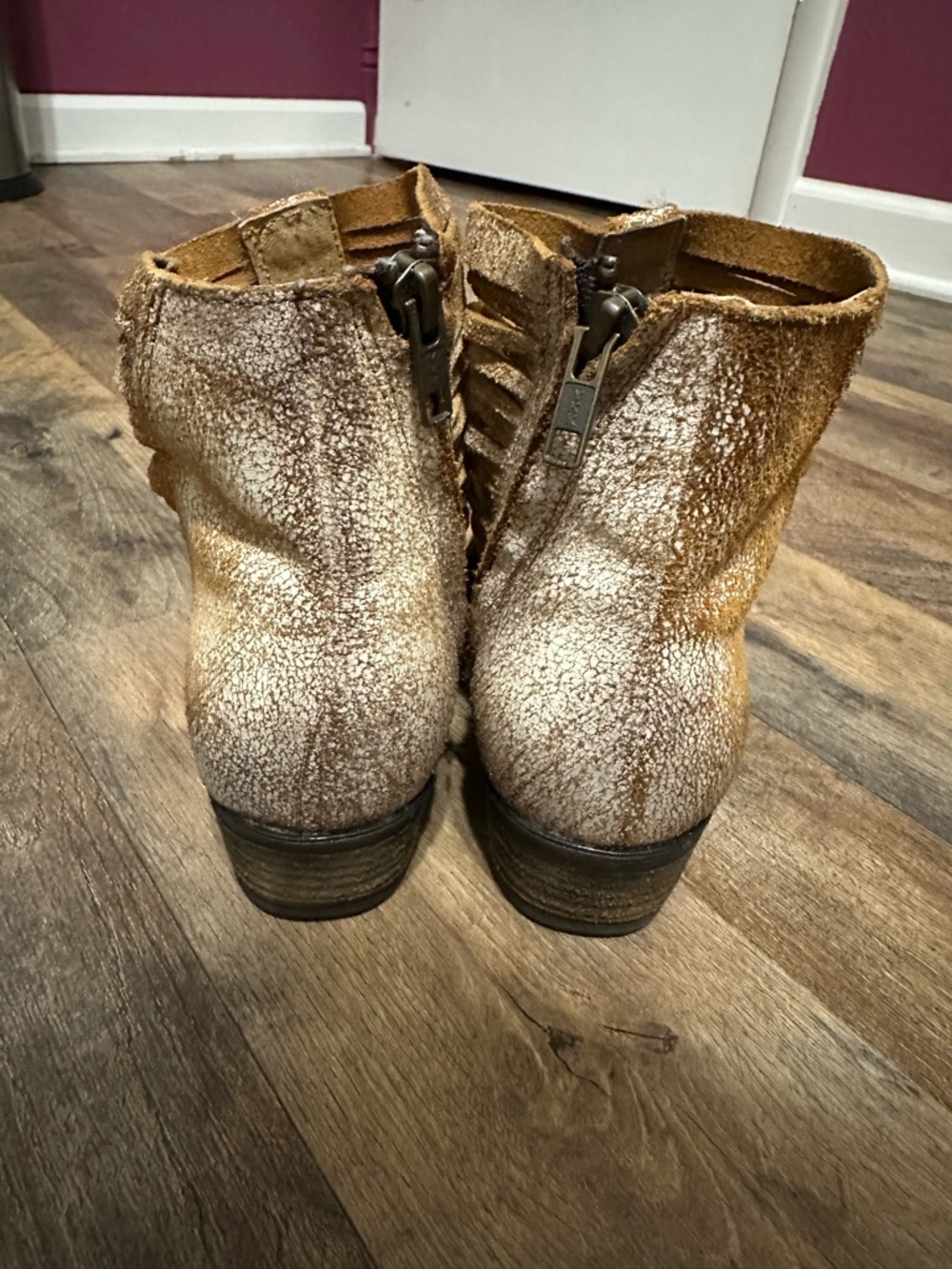 Sbicca white Textured Cutout Ankle Boots - Picture 3 of 8